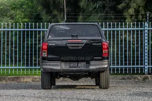 Toyota Hilux 2019 Black