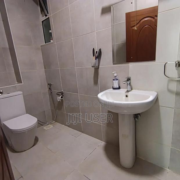 Furnished 4bdrm Apartment in Parklands for rent - thumbnail 8