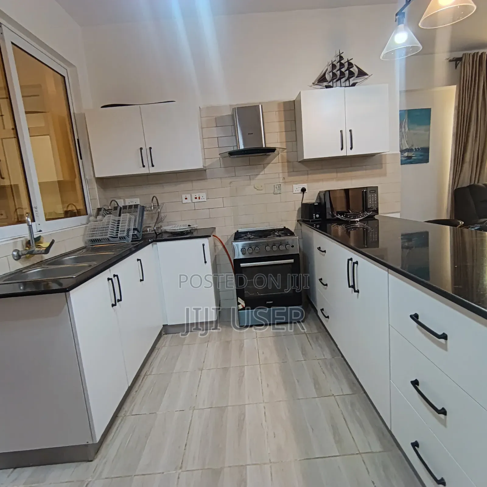 Furnished 4bdrm Apartment in Parklands for rent