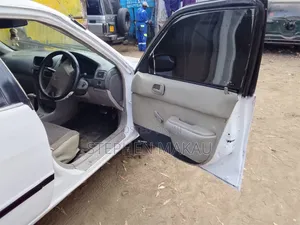 Toyota Corolla 1998 White
