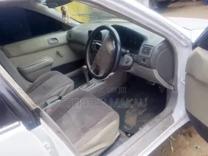 Toyota Corolla 1998 White