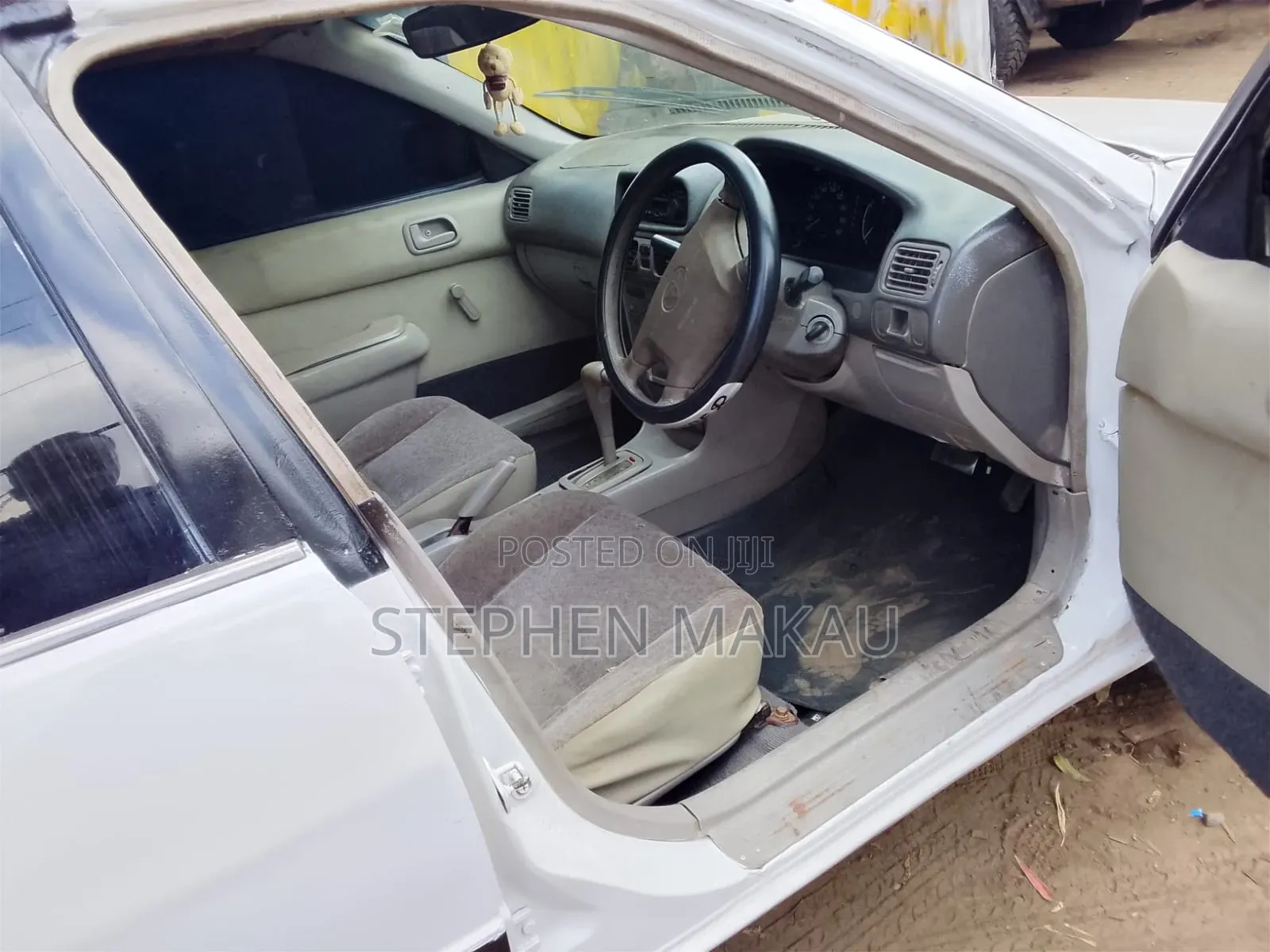 Toyota Corolla 1998 White