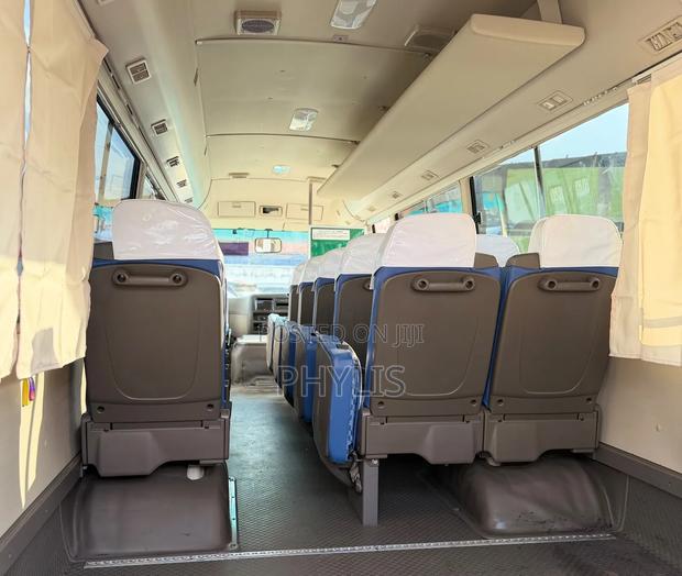 Mitsubishi Fuso Rosa 2019 White - thumbnail 5