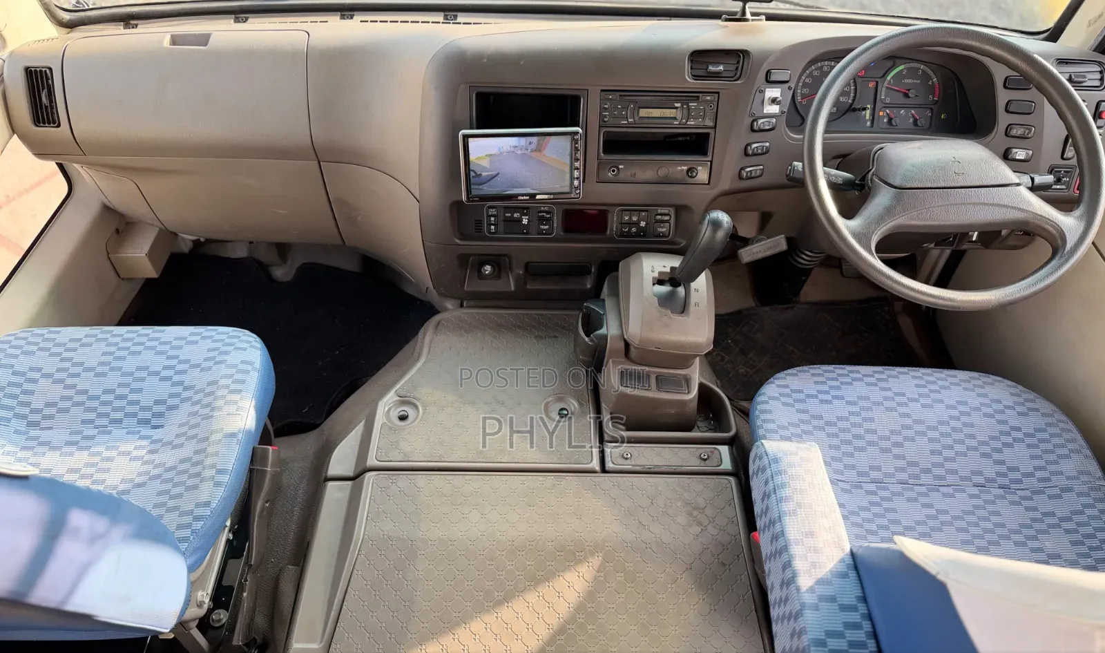 Mitsubishi Fuso Rosa 2019 White
