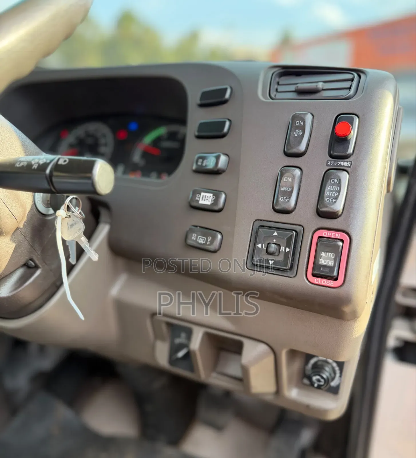 Mitsubishi Fuso Rosa 2019 White