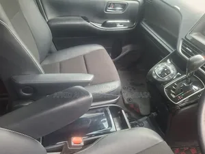 Toyota Noah 2.0 AWD (6 Seater) 2019 White