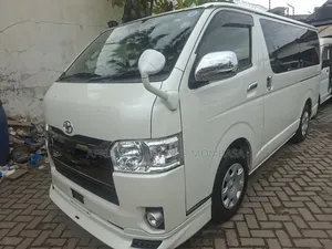 Toyota HiAce 2019 White
