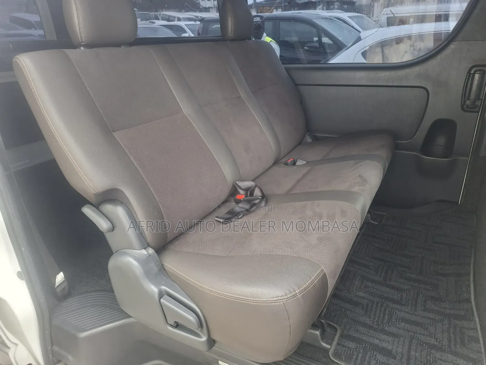Toyota HiAce 2019 White