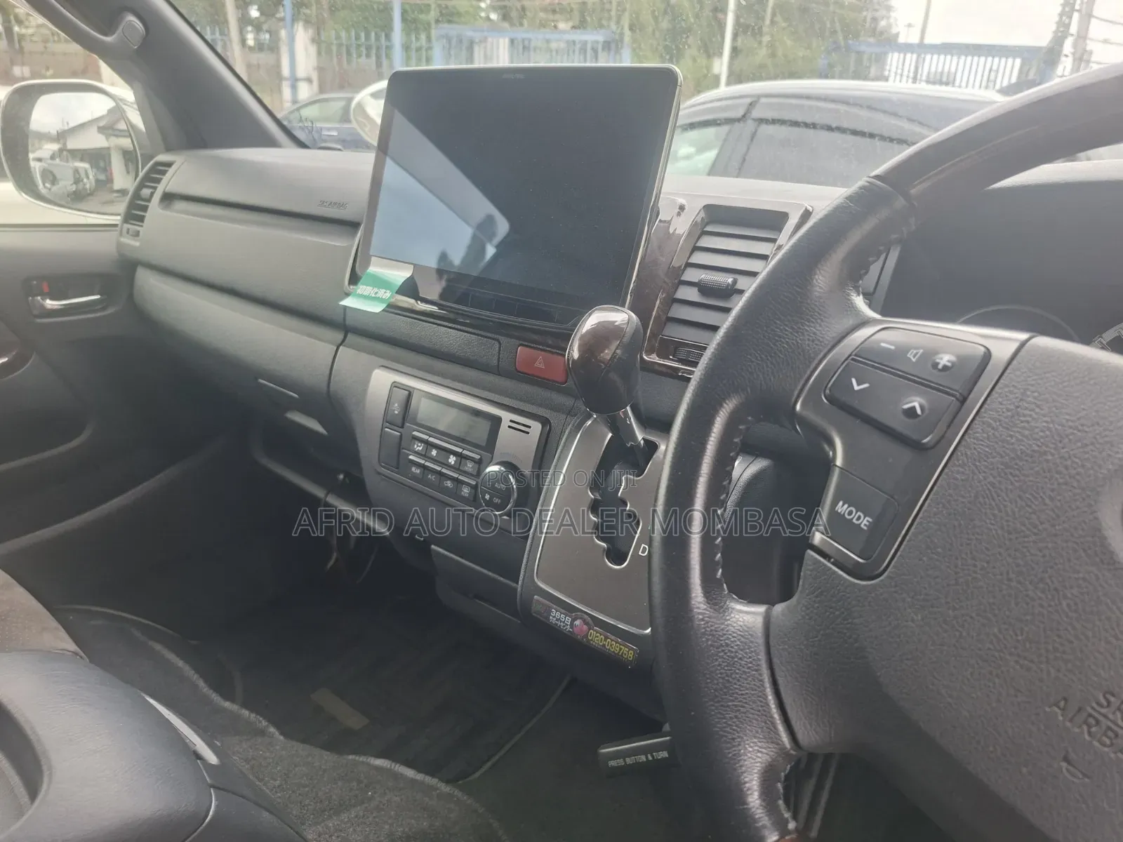 Toyota HiAce 2019 White