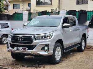 Toyota Hilux 2020 Silver
