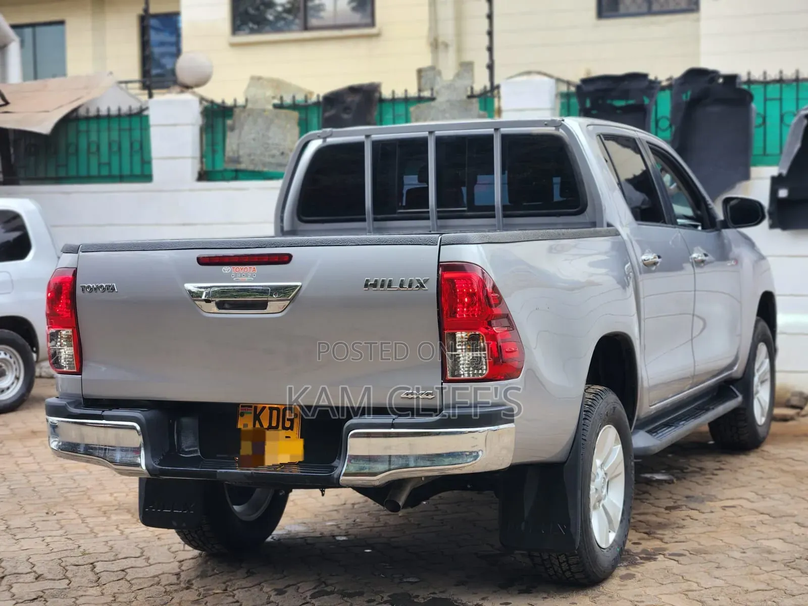 Toyota Hilux 2020 Silver