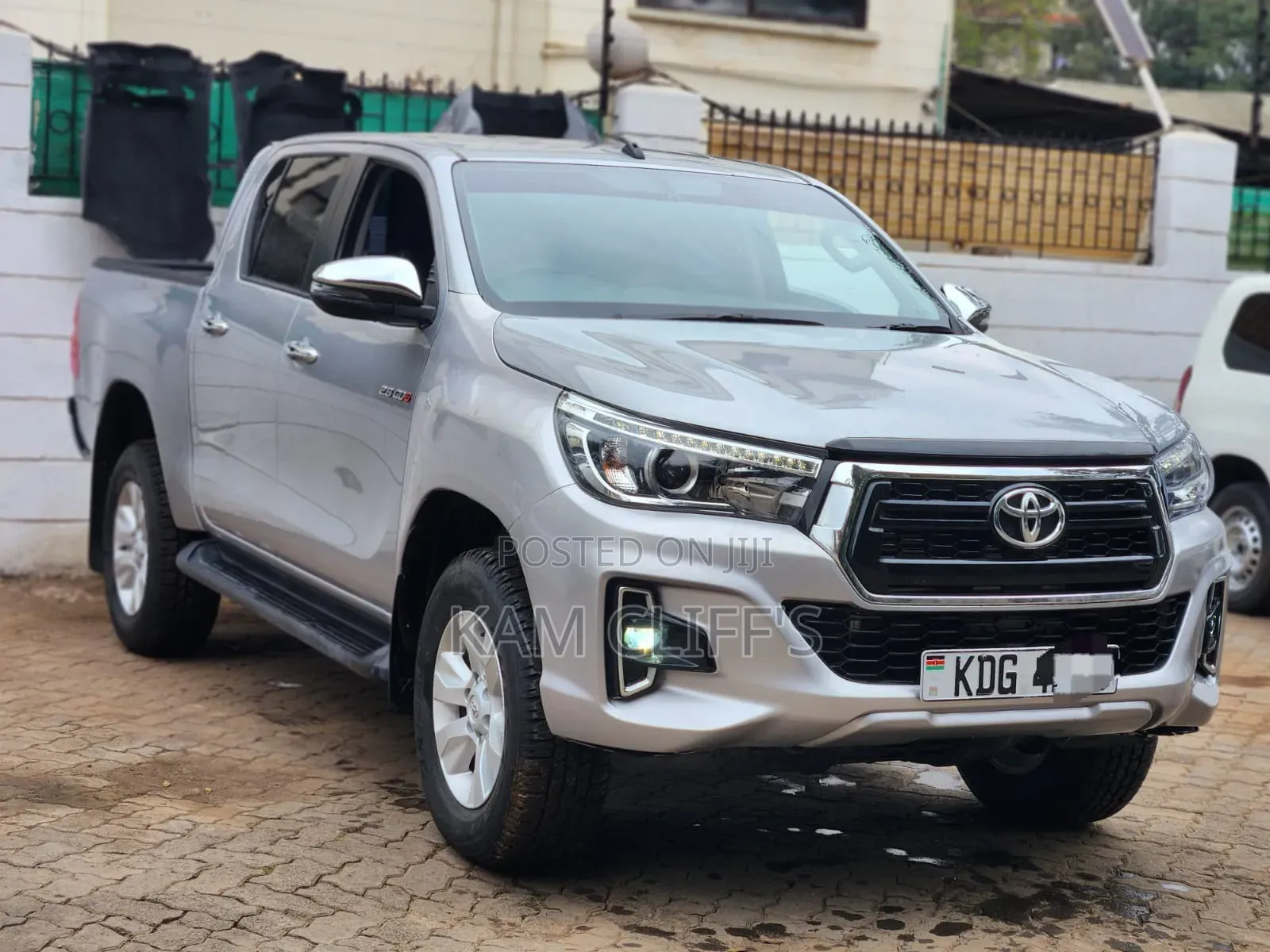 Toyota Hilux 2020 Silver