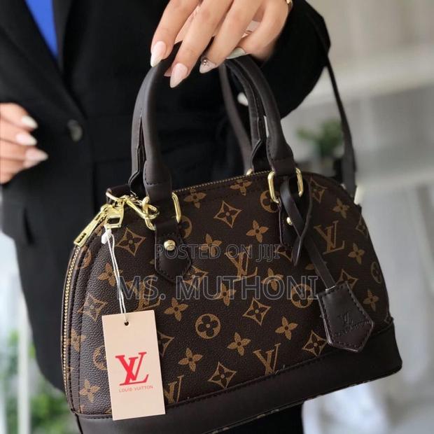 Louis Vuitton Alma BB Collection - thumbnail 3