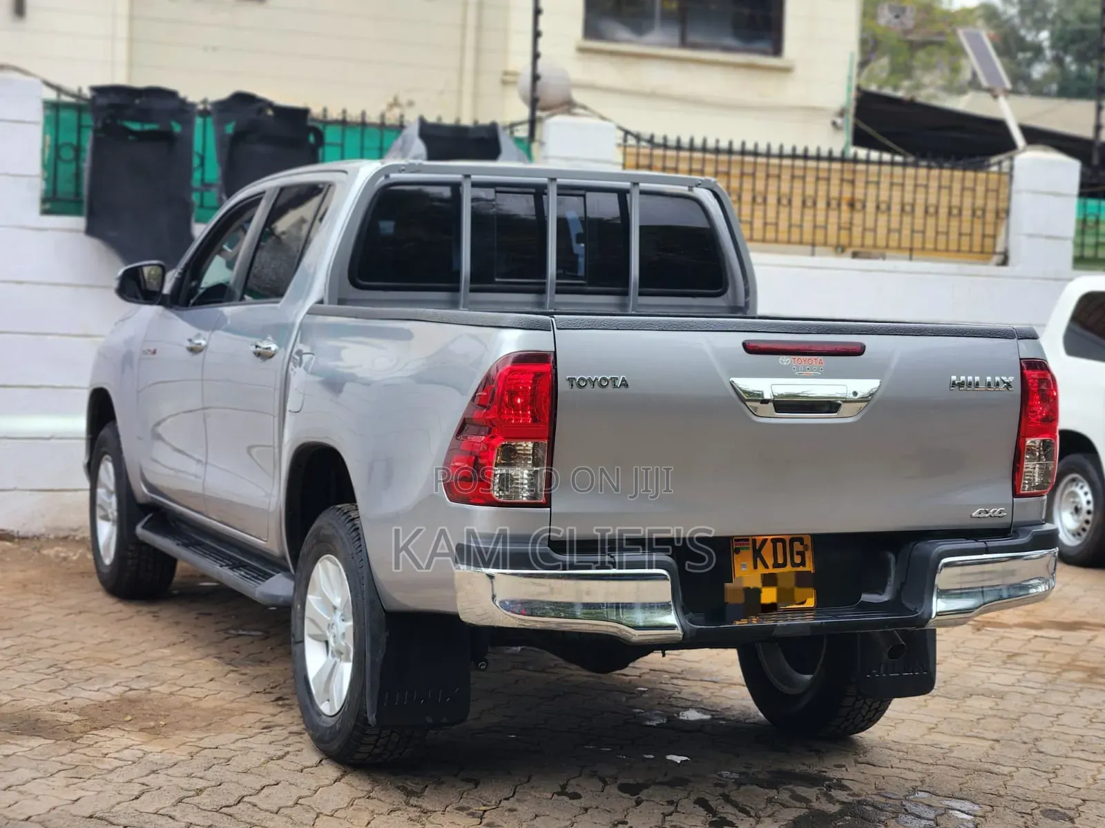 Toyota Hilux 2020 Silver