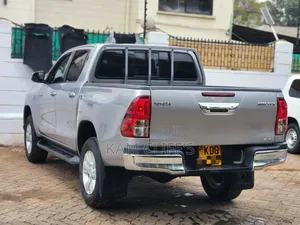 Toyota Hilux 2020 Silver