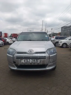 Toyota Succeed SV Premium 2016 Silver