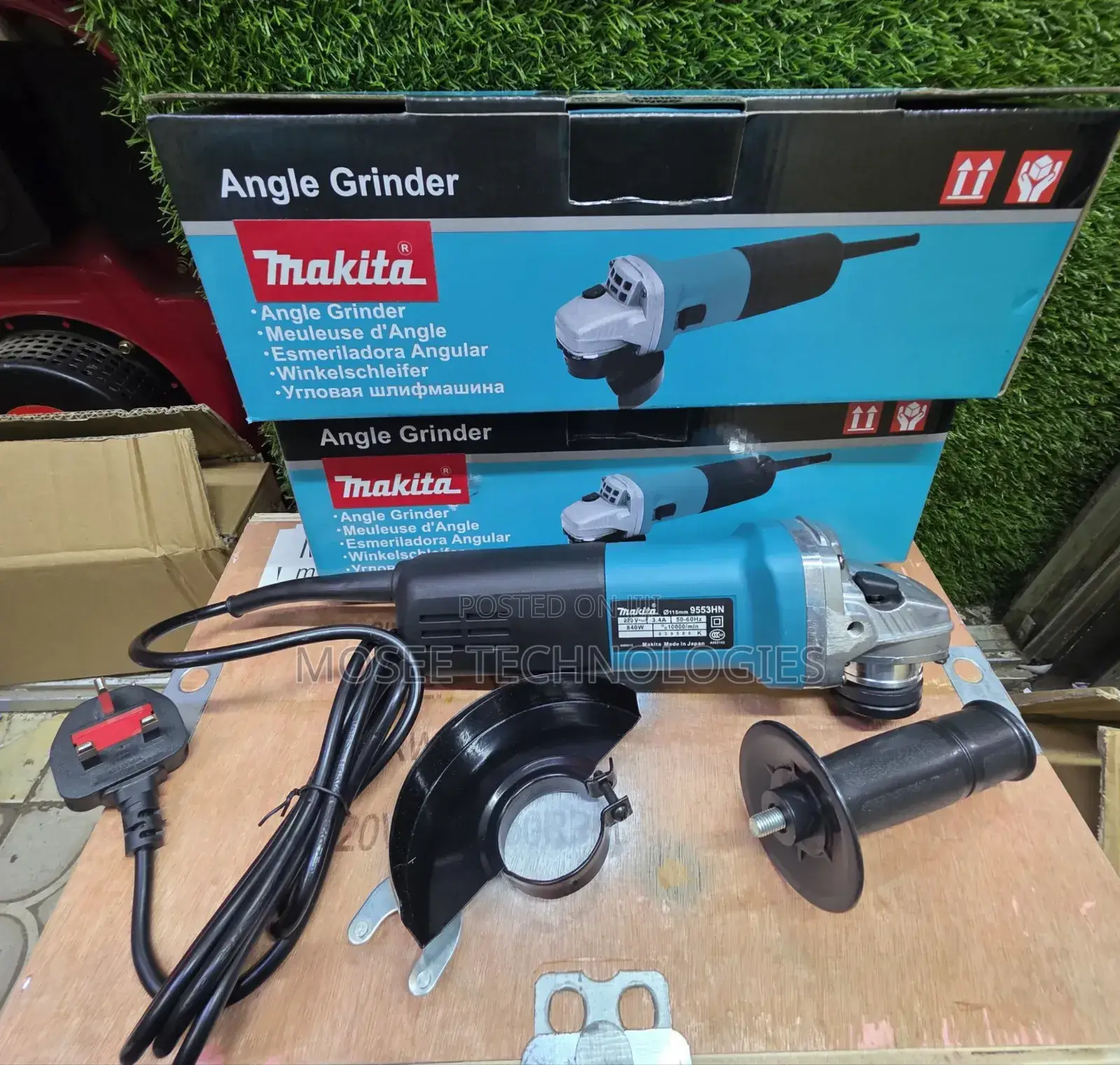 Makita 9553HN 840W 4-Inch Angle Grinder With Side Handle