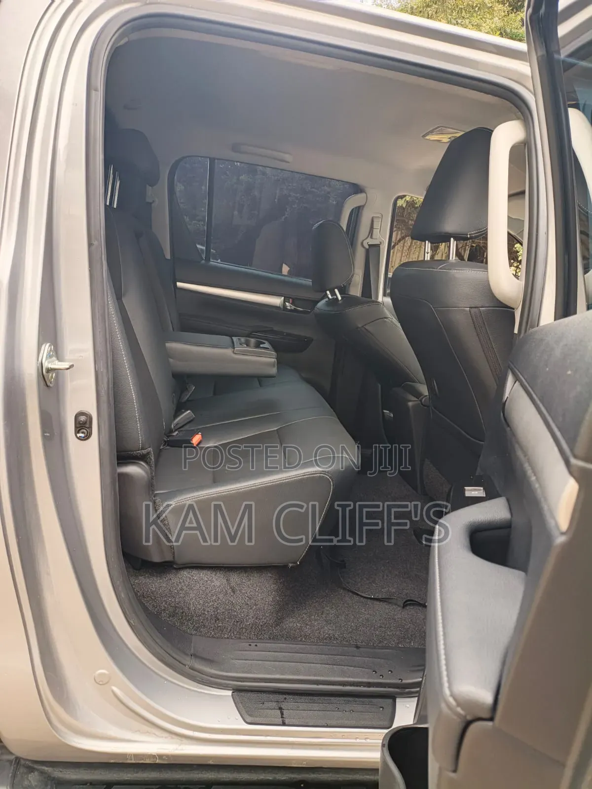 Toyota Hilux 2020 Silver