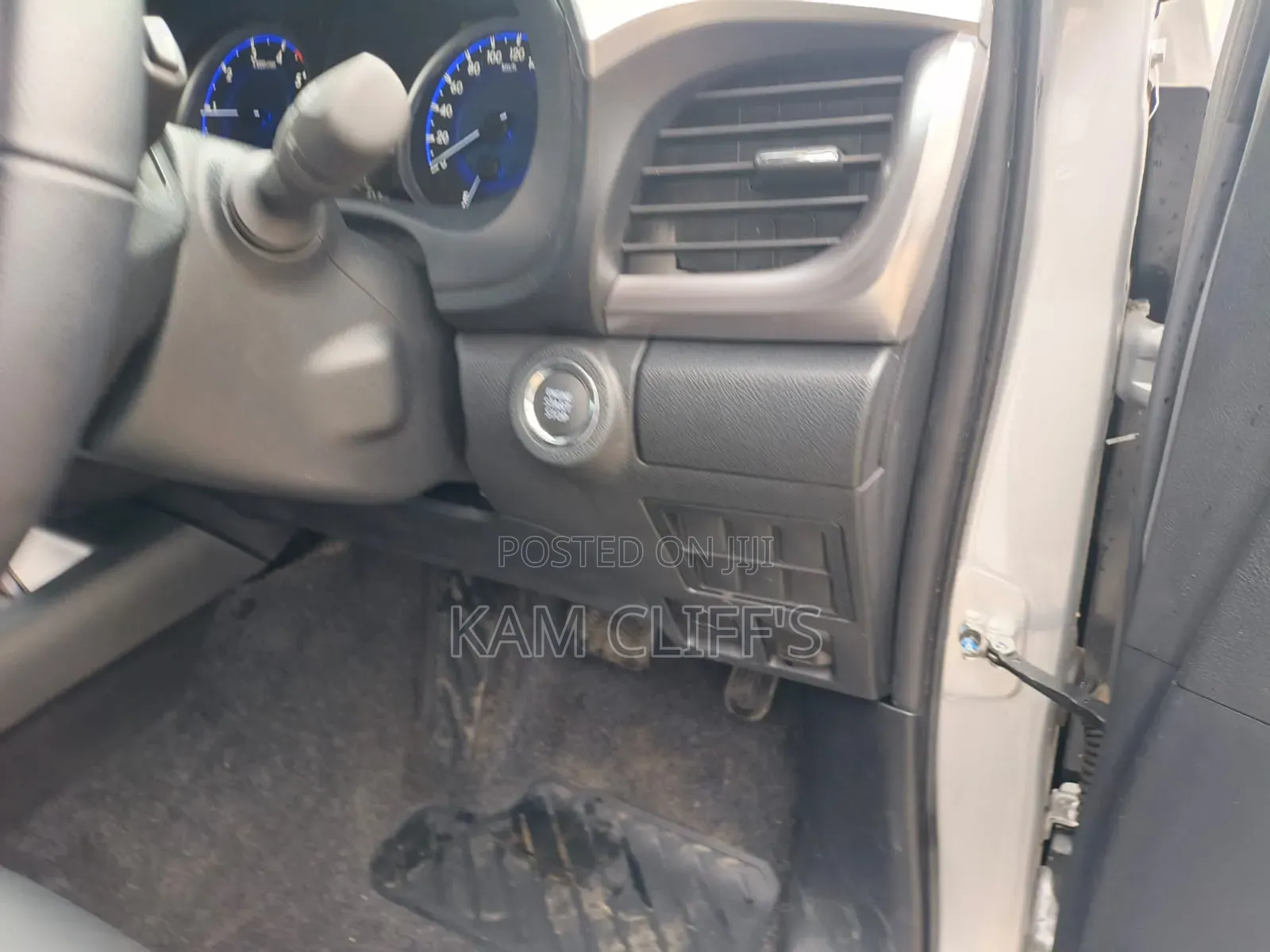 Toyota Hilux 2020 Silver