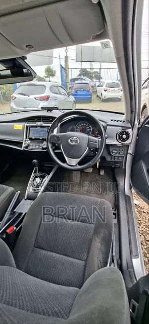 Toyota Axio 1.5 G 4WD 2019 Silver