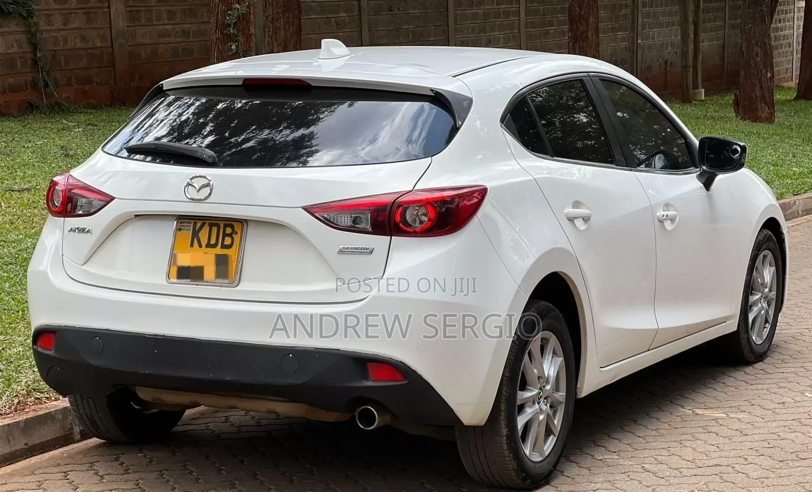 Mazda Axela SV Premium 2014 White