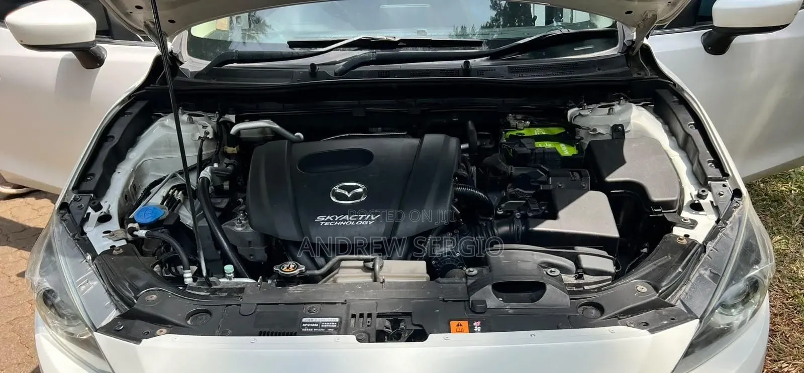Mazda Axela SV Premium 2014 White