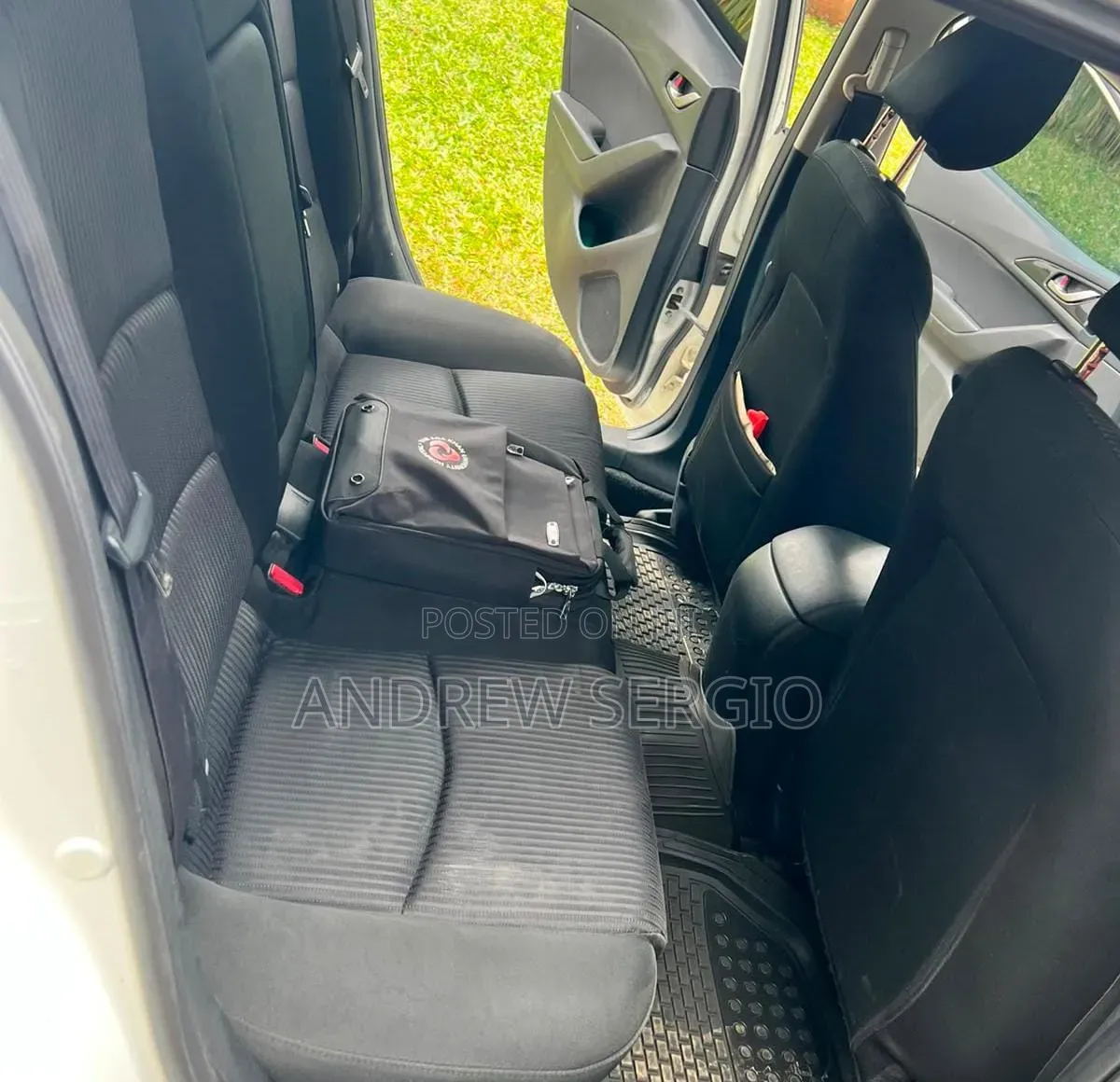 Mazda Axela SV Premium 2014 White