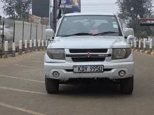 Mitsubishi Pajero IO 2004 White