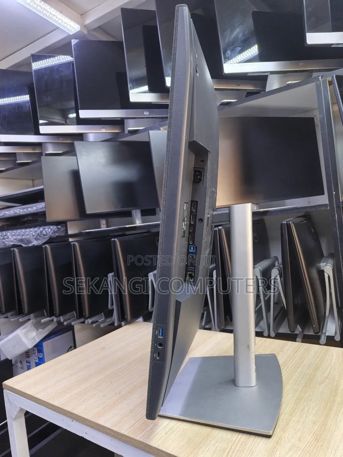 Dell C2722DE