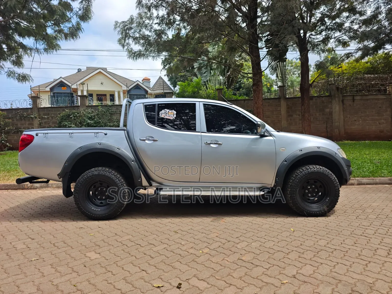 Mitsubishi L200 2012 Silver