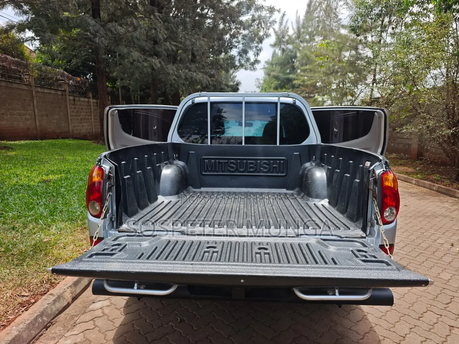 Mitsubishi L200 2012 Silver
