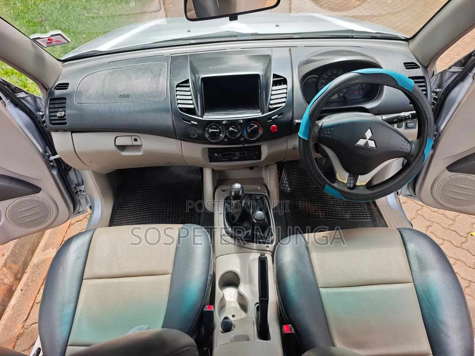 Mitsubishi L200 2012 Silver