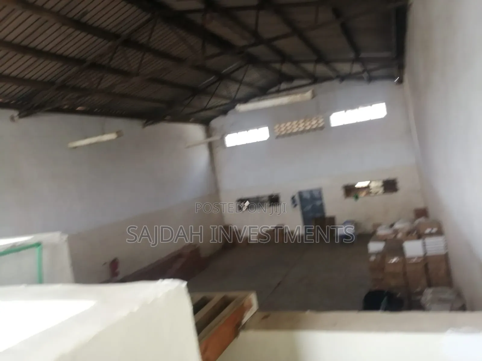 Spacious Warehouse TO LET