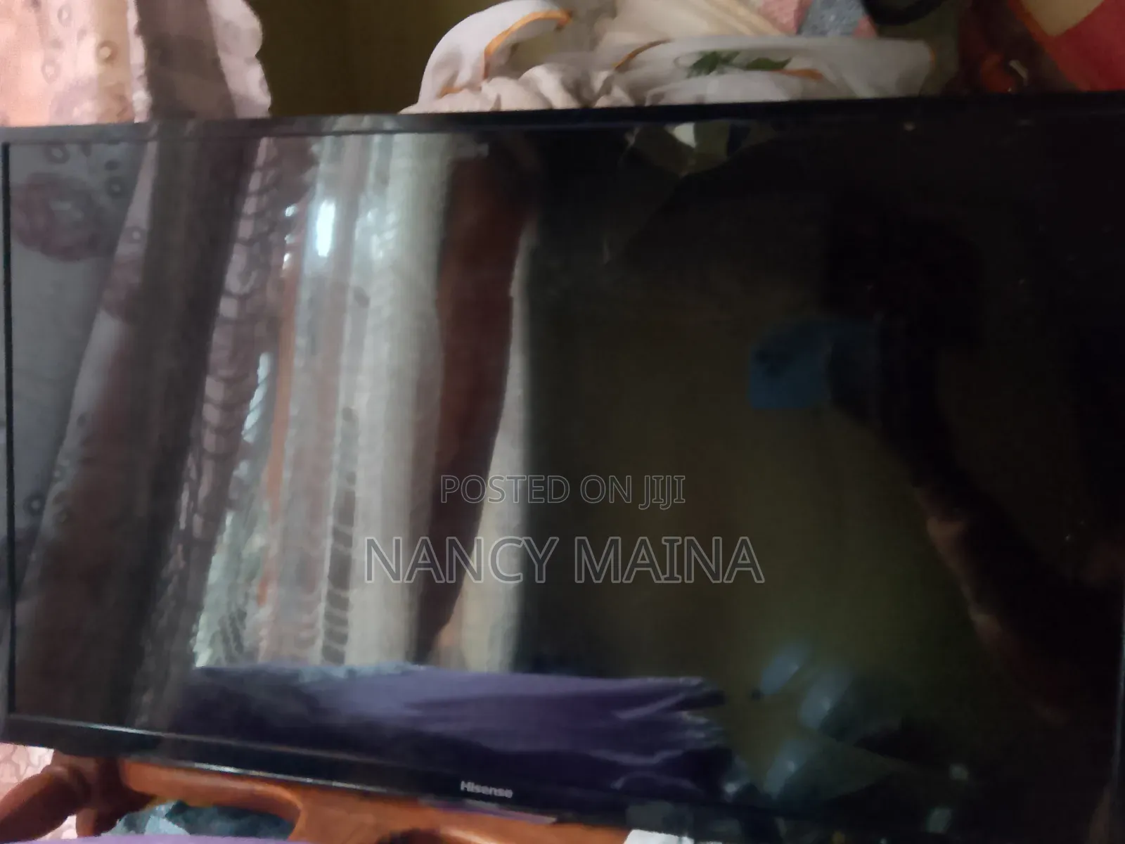Hisense 32 Inches TV With Broken Screen