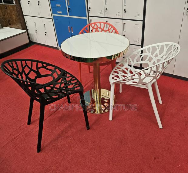 Round Table and Chairs Set - thumbnail 2