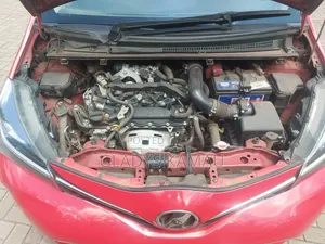 Toyota Vitz 2016 Red