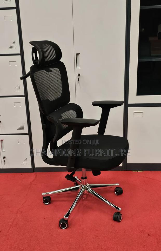 Black Mesh Orthopedic Office Chair - thumbnail 3