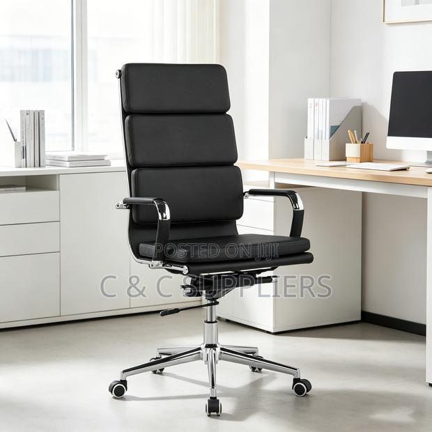 Ergonomic Leather Swivel Boss Chair. - main view