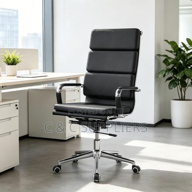 Ergonomic Leather Swivel Boss Chair. - thumbnail 2