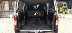 Nissan NV350 2019 Silver