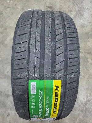 255 /35 R19 Kapsen Tires (Highway)