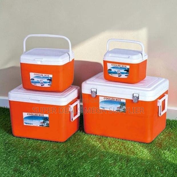 Lightweight Portable 4.5L,10L,25L,32L,50L Cooler Boxes Wholesale Price