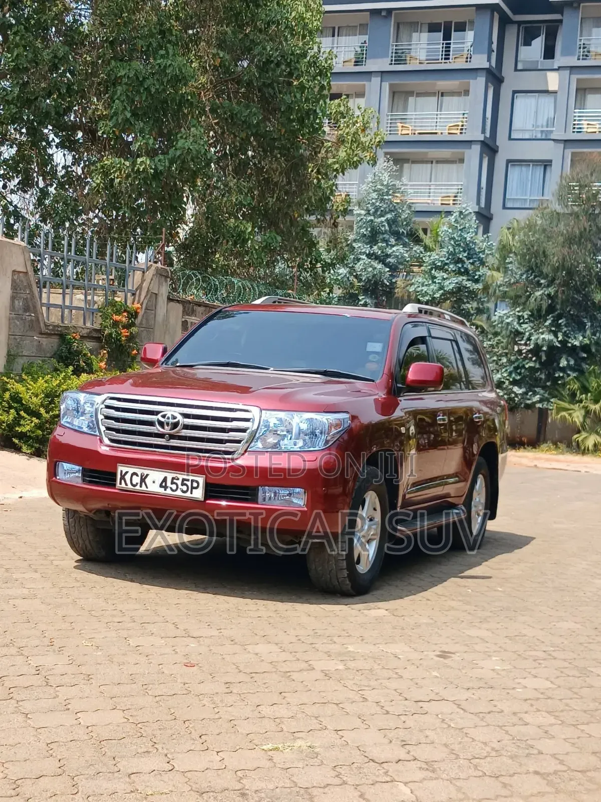 Toyota Land Cruiser 2010 Red