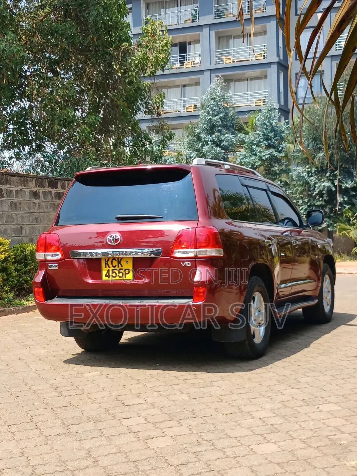 Toyota Land Cruiser 2010 Red