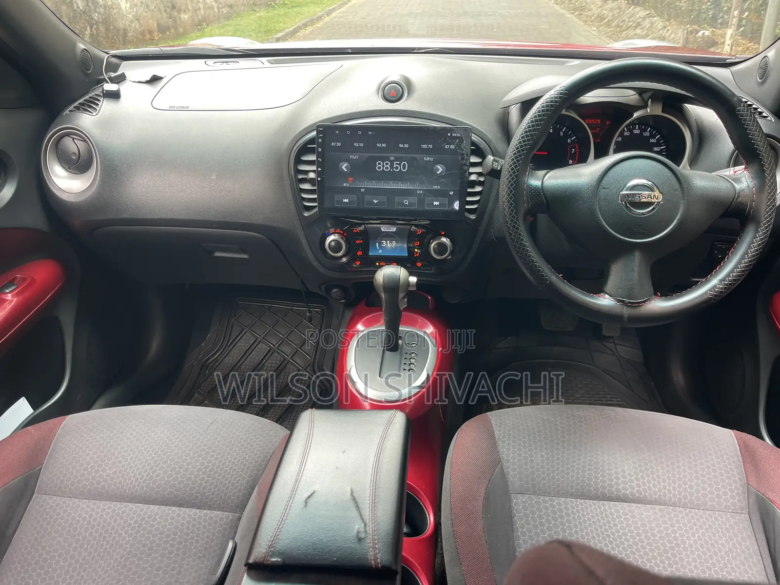 Nissan Juke 2011 Red