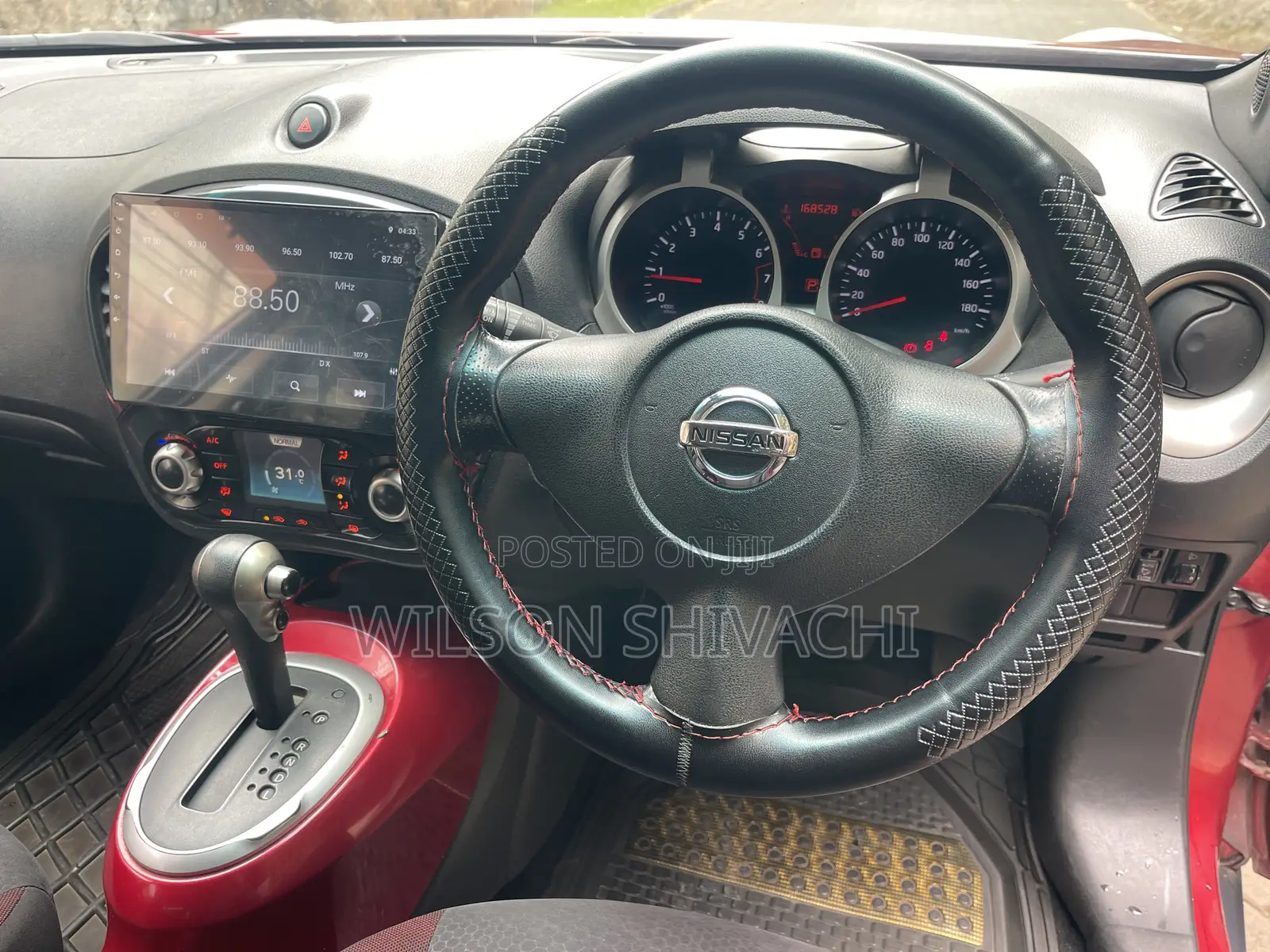 Nissan Juke 2011 Red