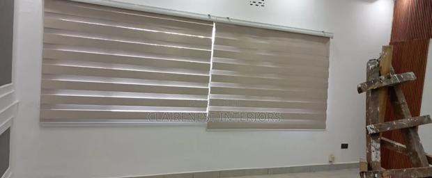 Simple Office Elegance Made Cool With Horizontal Office Blinds - thumbnail 2