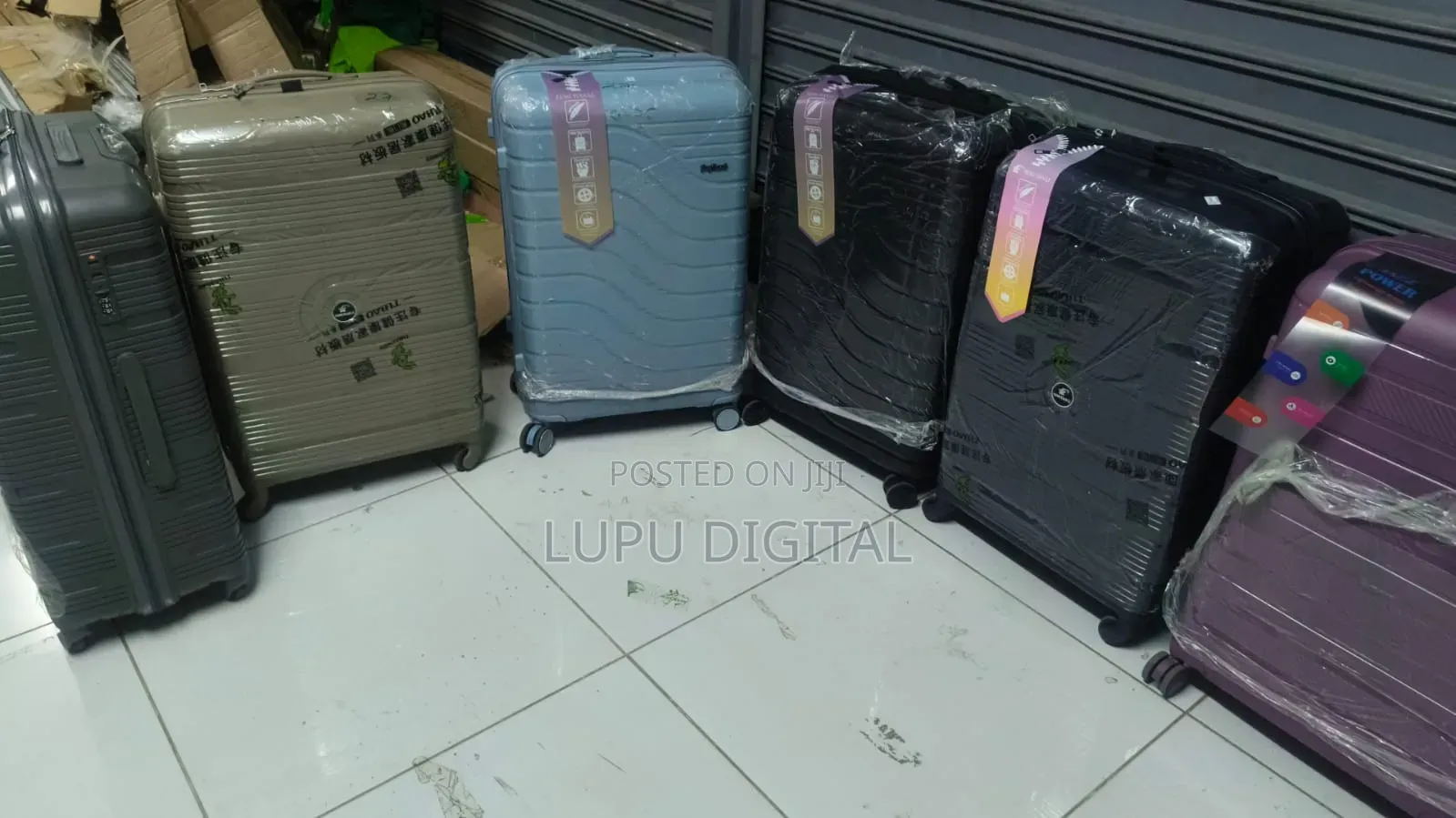 Rubber( Pp) Suitcase* *With Double* *Zip (Anti Theft Zipper)size 27