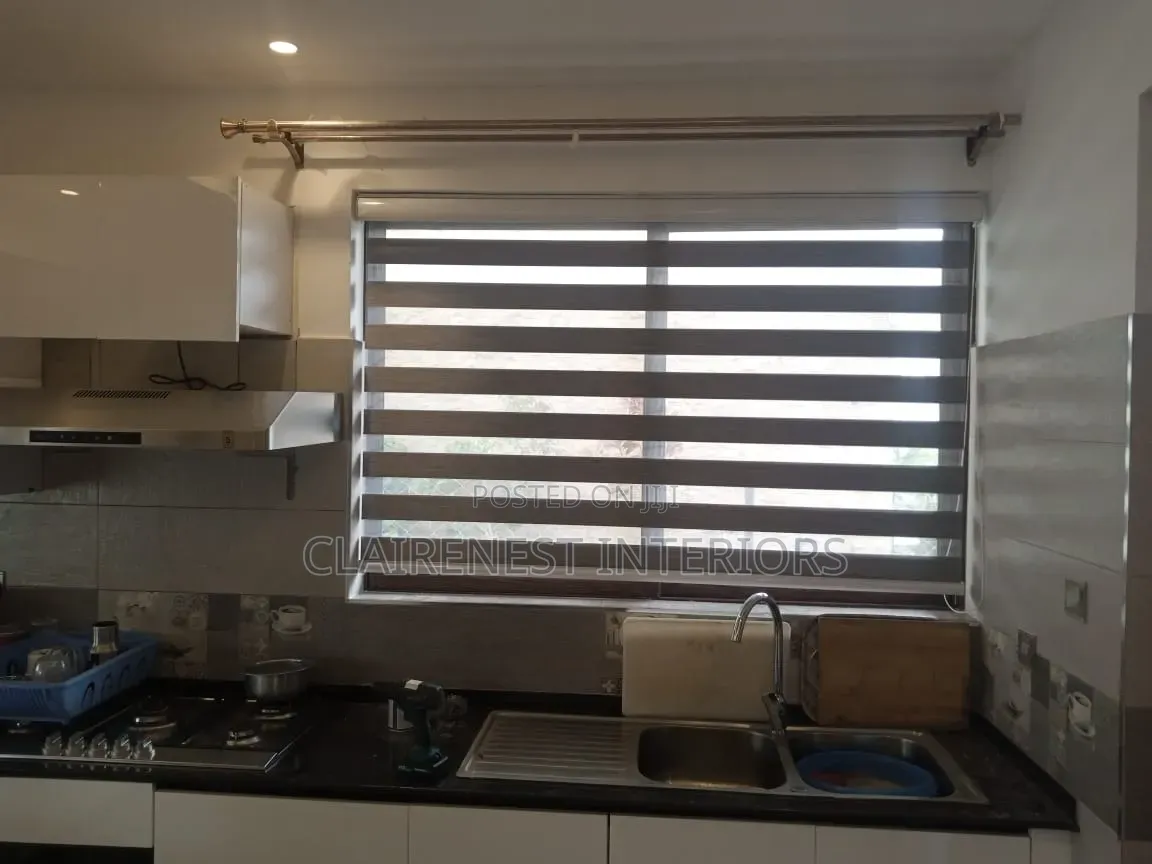 Minimal Style, Perfect Finishing With Horizontal Office Window Blinds