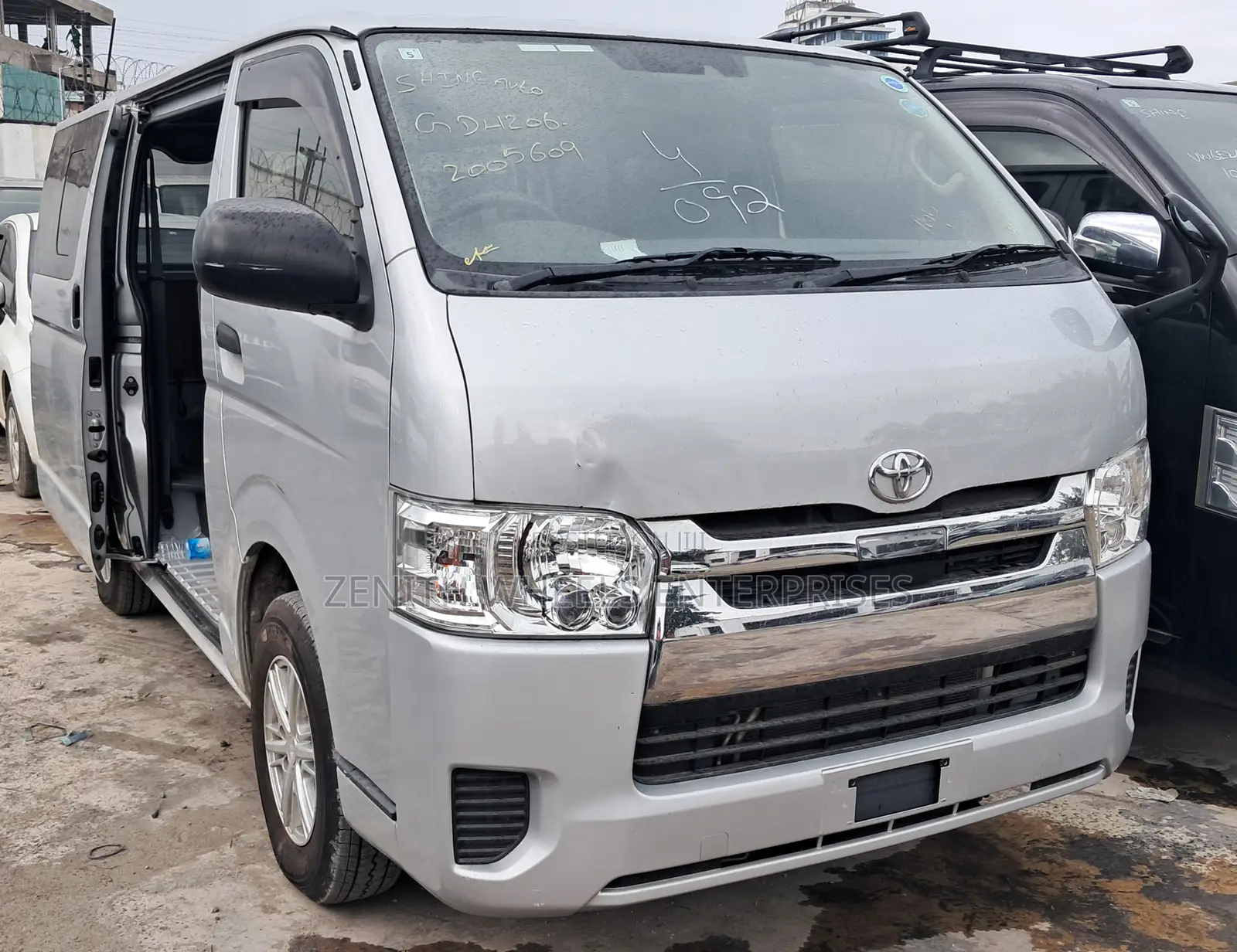 Toyota HiAce 2019 Silver
